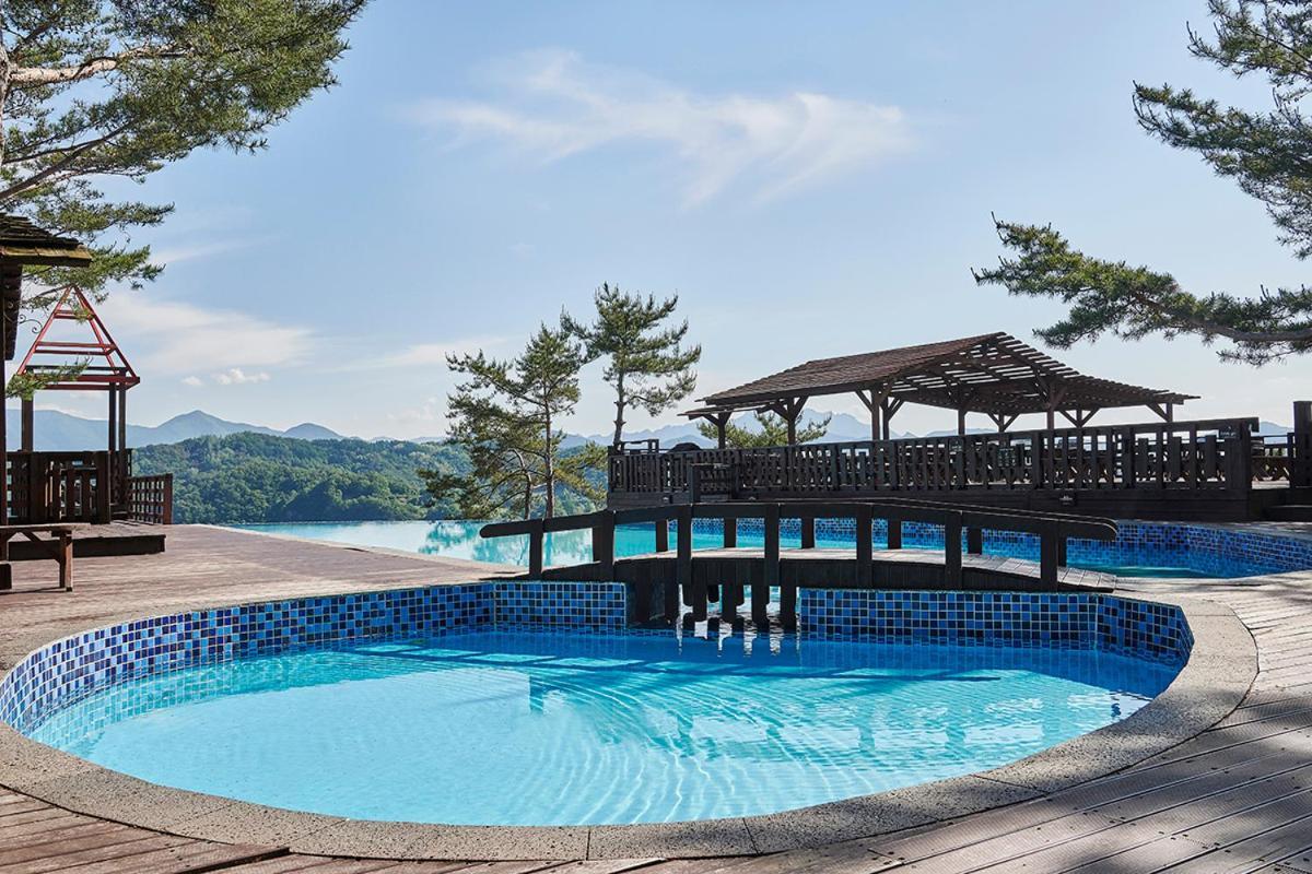 Chech'ŏn Club Es Jecheon Resort מראה חיצוני תמונה