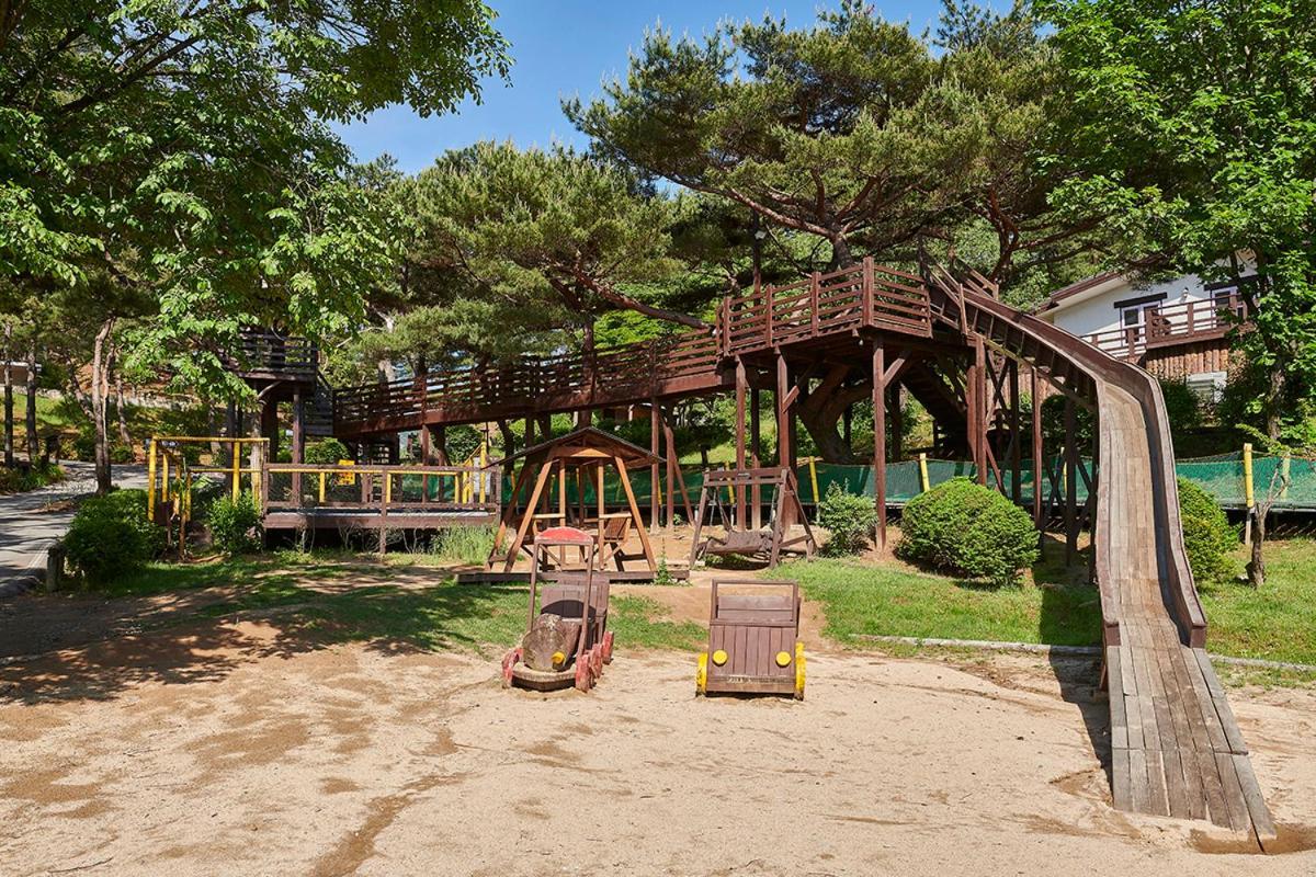 Chech'ŏn Club Es Jecheon Resort מראה חיצוני תמונה